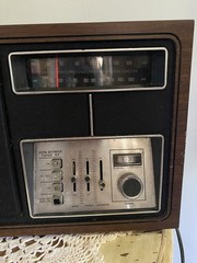 1960&rsquo;s Zenith J430W Tabletop AM FM Long Distance Radio Vintage Made In Korea
