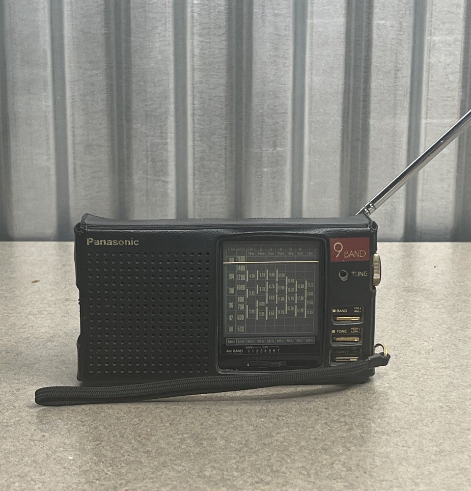 PANASONIC RF-9 FM/LW/MW/SW1 9 BAND RADIO
