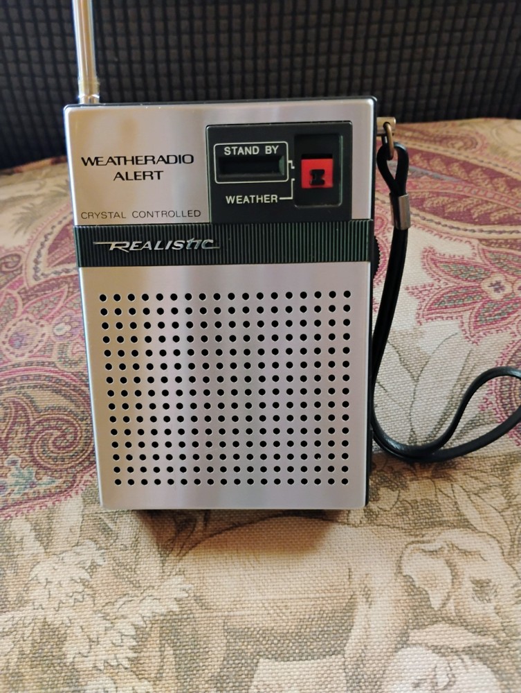 Realistic 12-161 NOAA Weather Radio Alert Crystal Controlled Radio Shack Tested