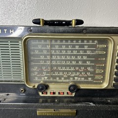 Vintage Zenith TransOceanic ShortWave Radio, model B600