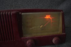 Vintage 1950&rsquo;s General Electric GE Model 400 Vacuum Tube AM Radio Powers Up
