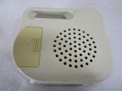 Vintage 1980&rsquo;s Sound Design white AM portable radio 1222C Hong Kong ( Works )