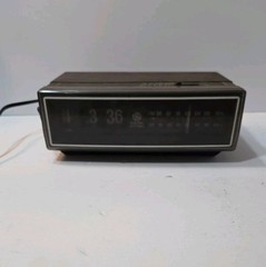 Vtg General Electric GE Flip Clock AM/FM Radio 7-4305F – For Parts Or Repair