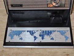 SONY CRF-5090 Earth Orbiter 9-Band SW/MW/LW/FM Radio Powers ON WORKS READ