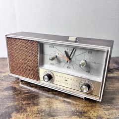 Vintage Motorola Solid State Clock Radio Mode XC33FW – Light Doesn’t Work