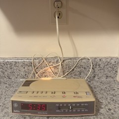 Vintage GE Softlite AM/FM Alarm Clock Radio Model 7-4657A Works Great Light