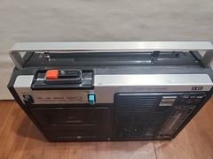 Vintage GE FM/AM Cassette Radio
