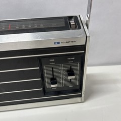 Hitachi KH-1038~ Solid State FM-AM Ac/Dc All Transistor Radio ~ Tested