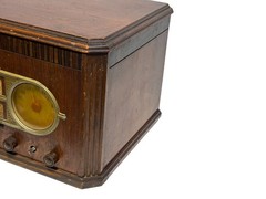 Vintage SILVERTONE TABLETOP AM RADIO – untested WOOD CASE