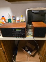 KLH200 Compact FM/AM Alarm Clock Radio w/ Ext. Speaker