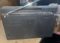 Sony ICF-700W 2-Band FM/AM Portable Radio, Works, Battery or Corded