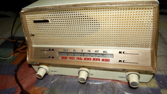 Vintage Japan Sansei ZEPHYR AM FM Radio 6 Tube and 2 Diode Electronics Works