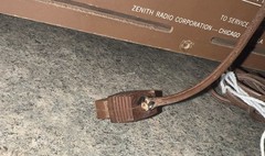 ZENITH AM/FM Broadcast Receiver Model: MJ1035. Sounds nice.