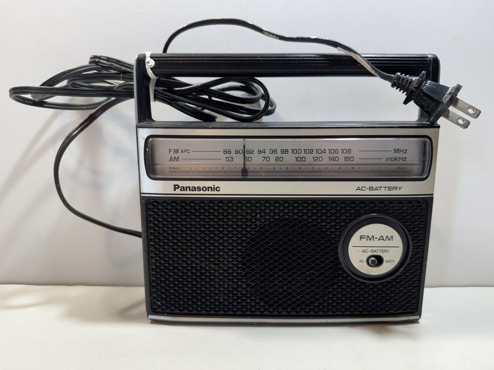Vintage Panasonic RF-549 AC/Battery Power AM FM Portable Radio Black & Silver
