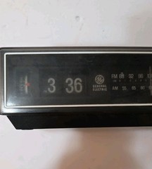 Vtg General Electric GE Flip Clock AM/FM Radio 7-4305F – For Parts Or Repair