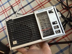 Working Vintage Toshiba IC-700 AM/FM/SW radio With leather case Tested Works