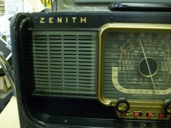 ZENITH WAVEMAGNET TRANS-OCEANIC SHORT-WAVE RADIO