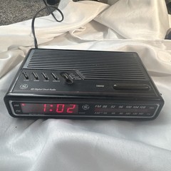 VINTAGE 1980s GE ALARM CLOCK RADIO Black MODEL 7-4612BKA – Everything Works