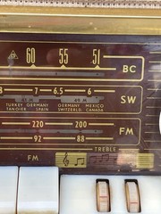 Grundig Majestic Tube Radio 2077 1950’s Tabletop AM/FM Shortwave Vintage Germany
