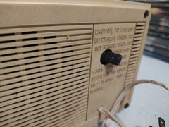 General Electric AM Radio Alarm Clock Beige Model 7-4725A Vintage. Read Descr. E