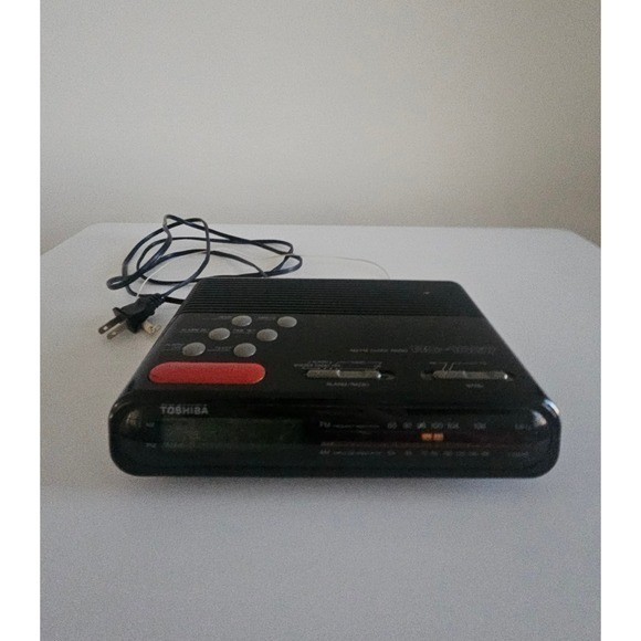 EXC Vintage Toshiba RC-1067 AM/FM Clock Radio – Tested & Working – Very Clean