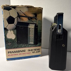 Vintage Panasonic Model RF-689 Portable AM/FM 2 Band Radio Tested Works W/box