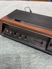 Vintage General Electric GE Model 7-4670F AM/FM Clock Radio Woodgrain