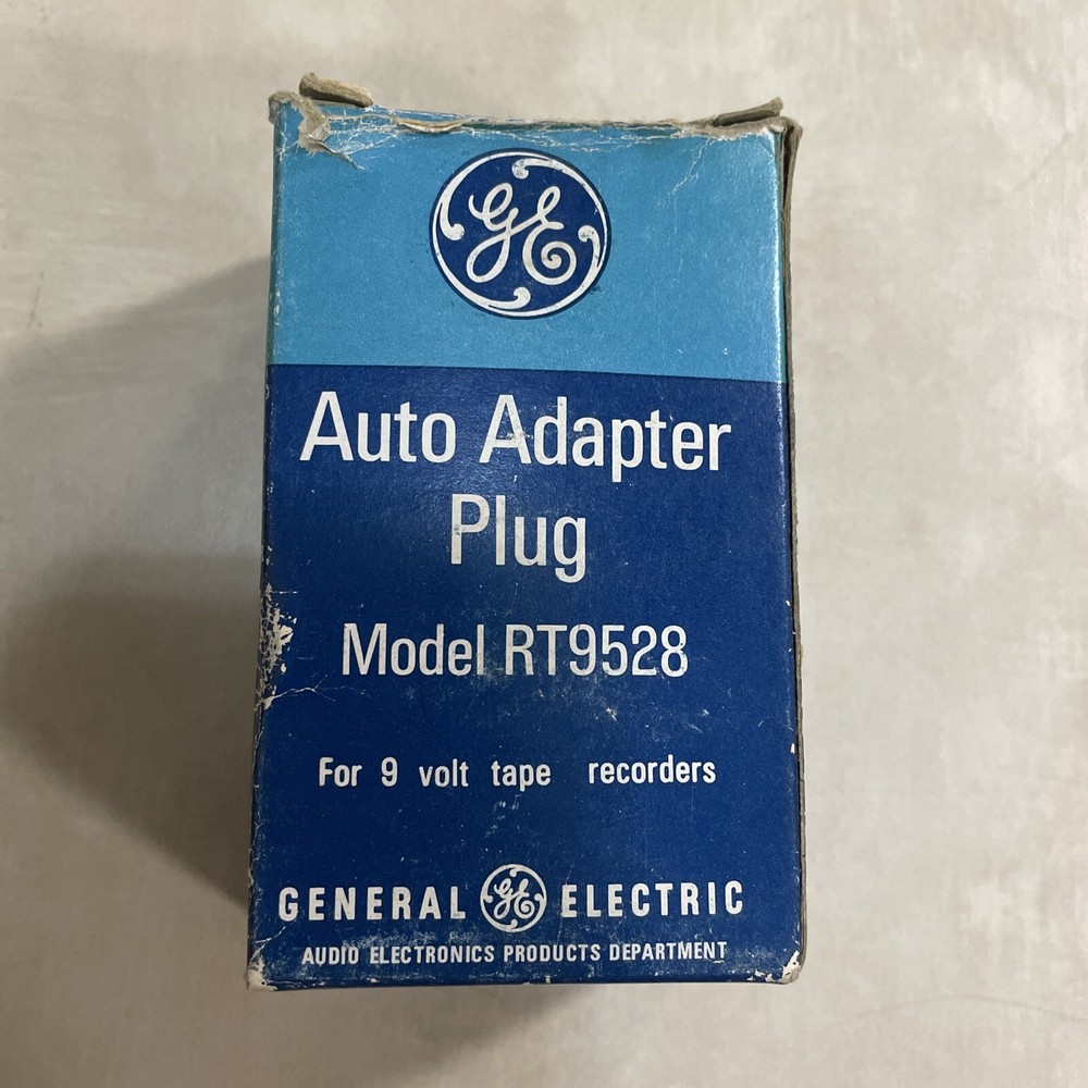 Vintage General Electric Auto Adapter Plug model RT9528