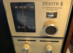 VINTAGE ZENITH E430W AM / FM RADIO HI PERFORMANCE TUNED R.F. Works Good. Video