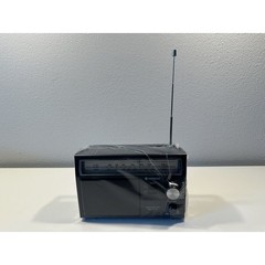 VINTAGE *PRISTINE* 1970&rsquo;s Hitachi Model KH-435H AM/FM Portable Transistor Radio