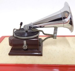 1D679 Victor Nipper Dog Transistor Radio Antique 6H-133 Newpawn