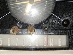 Vintage GE AM Clock Radio 1950’s Atomic Age Tan MCM Partly Tested See Descripti