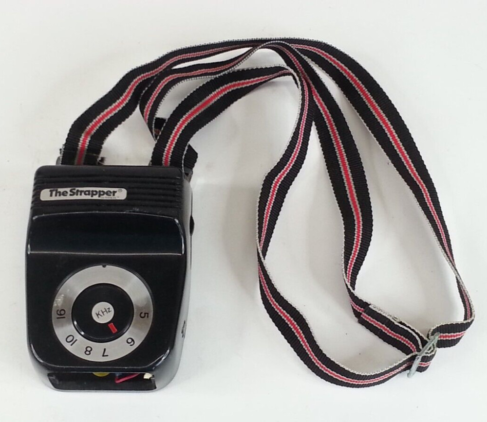 Vintage 1977 The Strapper Randix Sportasonic Radio