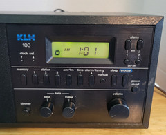 KLH Model 100 AM/FM Table Radio Built in Speaker w/Treble & Bass Tested