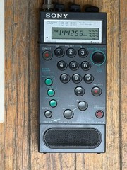 Sony Air-8 Handheld Synthesized Receiver 4-Band PSB/AIR/FM/AM Radio Manual Cover