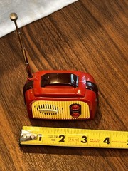 Mini Retro-Style AM/FM Auto-Scan Radio – Red & Yellow Vintage Look | Untested