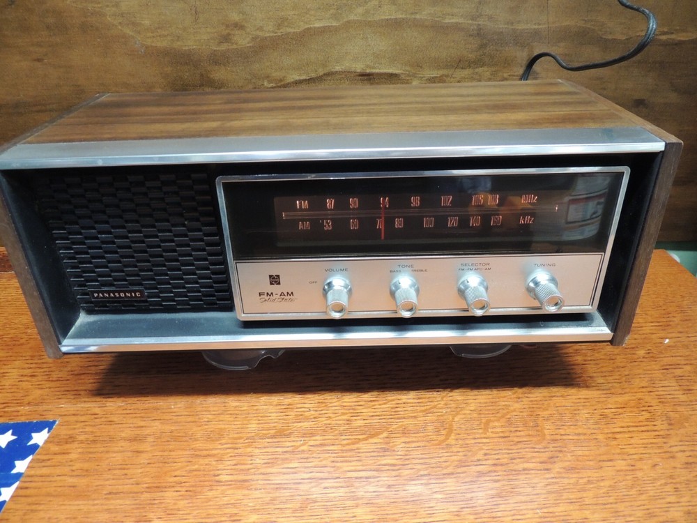 789 ESTATE Panasonic Radio 1970s Model RE-7369 FM/AM 2-Band 9-Transistor 6-Diode
