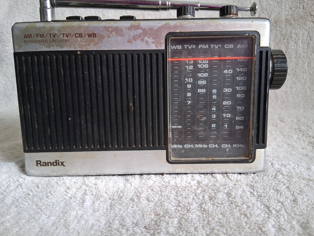 Vintage The Bandleader by Randix Portable Radio