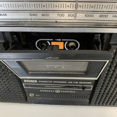 General Electric Model 3-5251A AM/FM Stereo Cassette Recorder VTG Boombox 70-80s