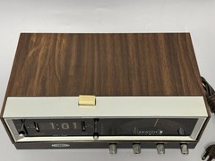 ZENITH C472W-3 Circle of Sound Flip Clock AM/FM Radio Woodgrain Radio *Finicky