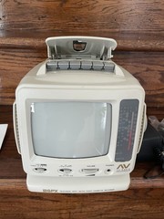 Vintage GPX TVP8 5” Portable B&W CRT TV AM/FM Radio Cassette w/ Manual-WORKS!