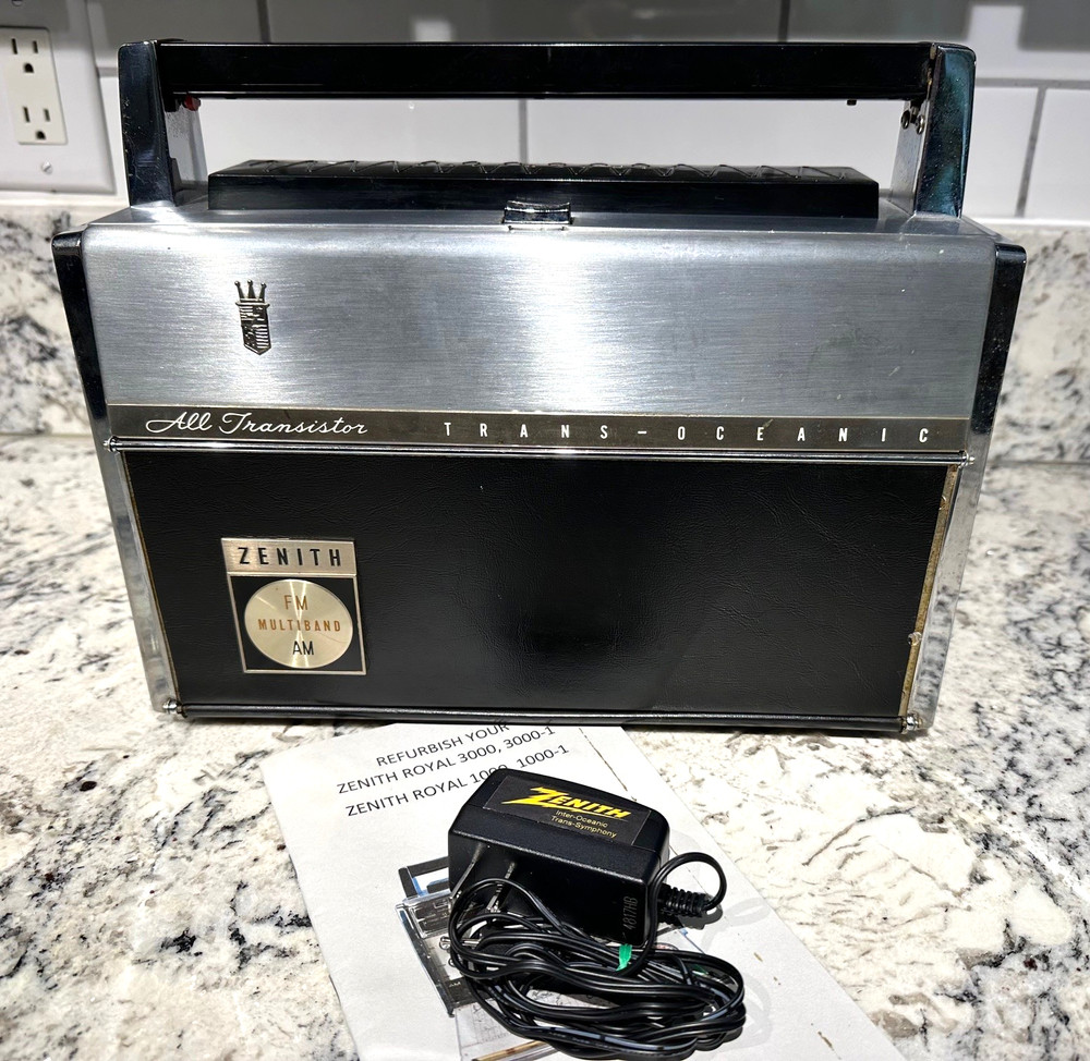 ZENITH Trans-Oceanic 1960&rsquo;s FM-AM Multiband Royal 3000-1 Radio w/ Power Supply