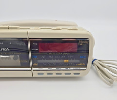 Soundesign 7580IVY AM/FM Alarm Clock radio Telephone Cassette Player