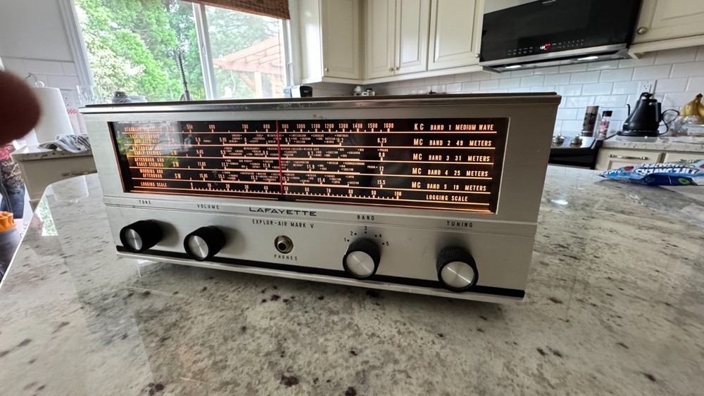 LAFAYETTE EXPLOR-AIR MARK V Radio Receiver- Tested. Short Wave/AM