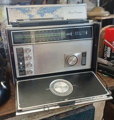 Zenith Trans Oceanic Royal D7000Y Solid State Portable Radio 11 Band WORKING!