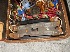 General Electric AM/FM Radio AM/FM Leather Case P-975B Tested Working See Video