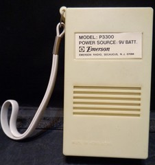 Vintage 1977 EMERSON AM Pocket Radio P3300 Off White W/ Box & Instructions Works