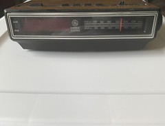 GE Analog Alarm Clock AM/FM Radio 7-4625C Vintage Tested