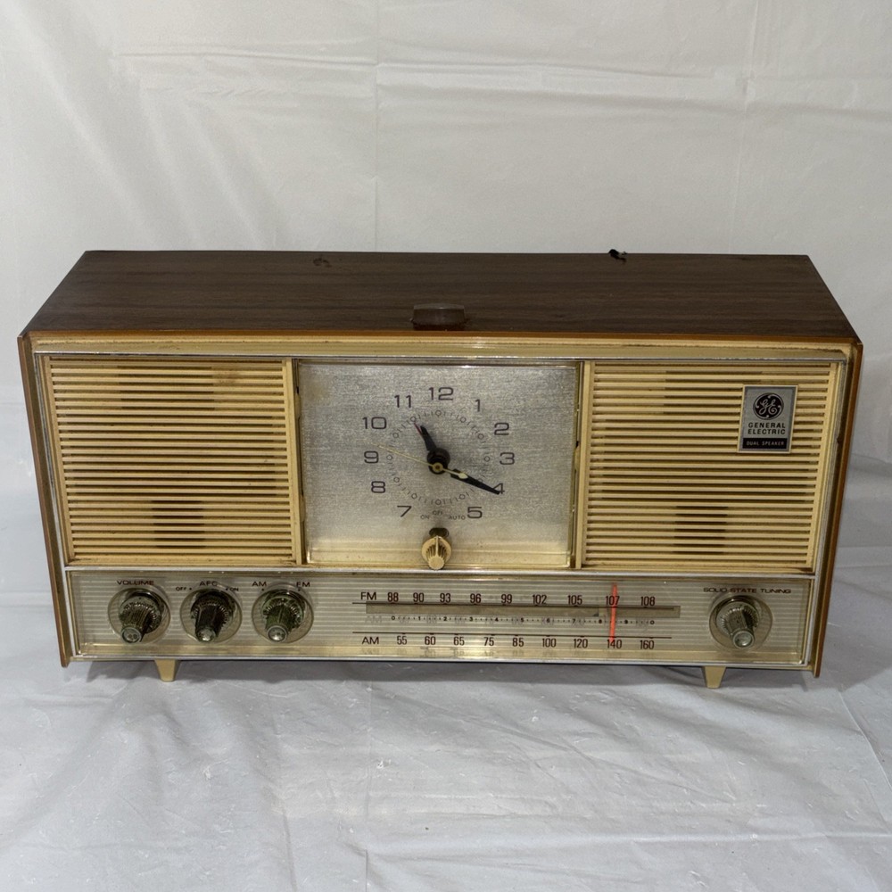 Vintage General Electric Solid State Dual Speaker Clock Radio