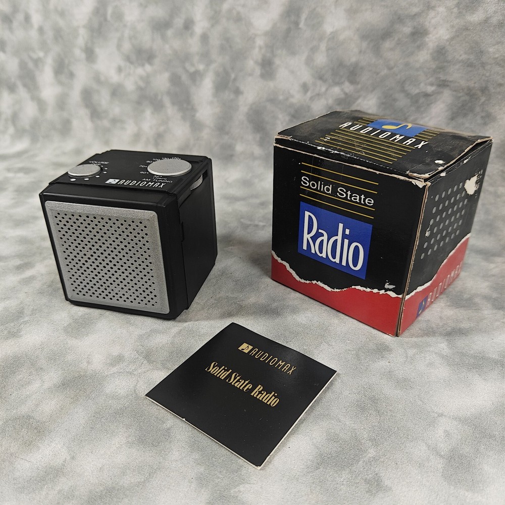 Vintage Audiomax Solid State AM Radio Black Silver Compact Portable